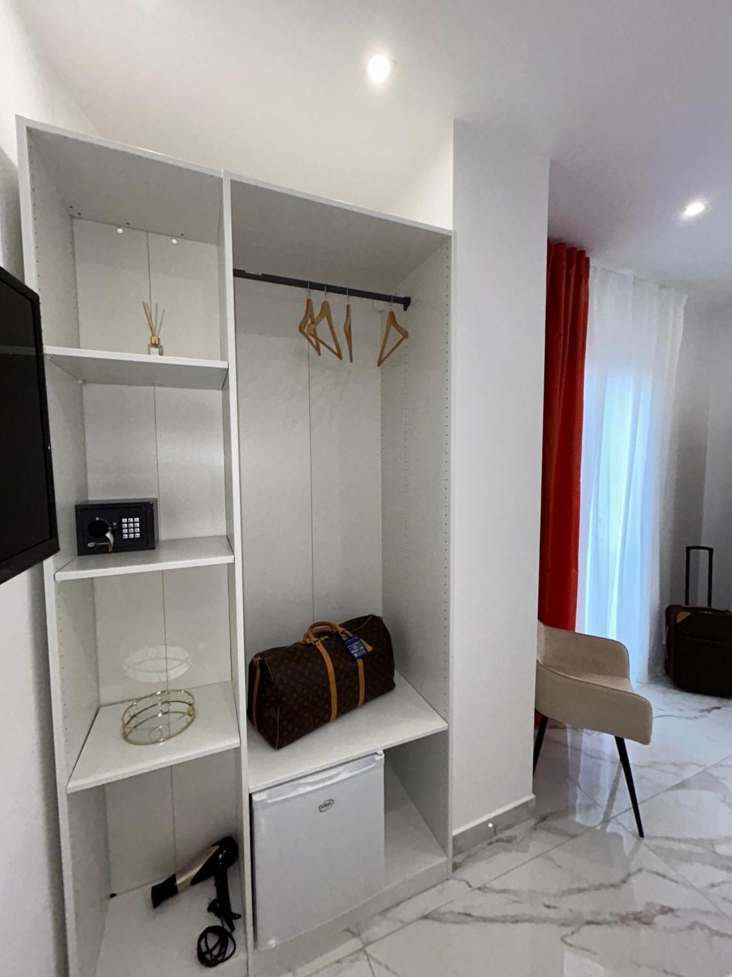 Savior Deluxe Rooms Napoli Esterno foto