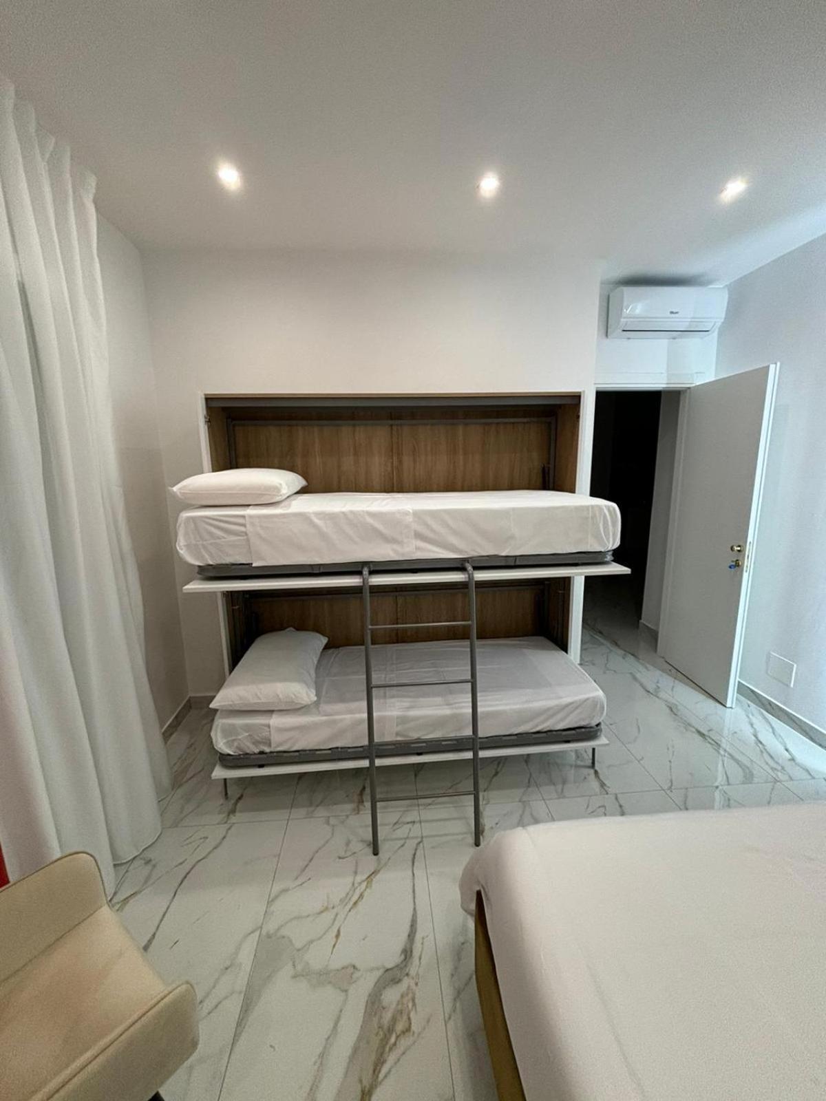 Savior Deluxe Rooms Napoli Esterno foto